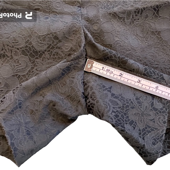 Soho Apparel LTD sz 6 casual mini short black lace Like New Pockets - Picture 13 of 14